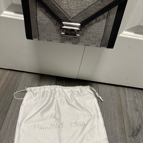 Favorite 🤩 - Picture 5 of 7